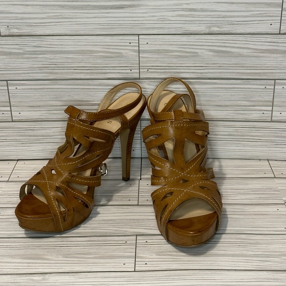 Guess Peep Toe Camel Cutout Platforms lol Sz 9.5 - Picture 2 of 3
